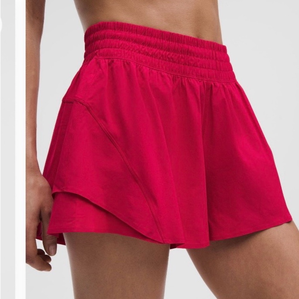 Lululemon Shake it out High Rise 2.5in shorts in pink grapefruit